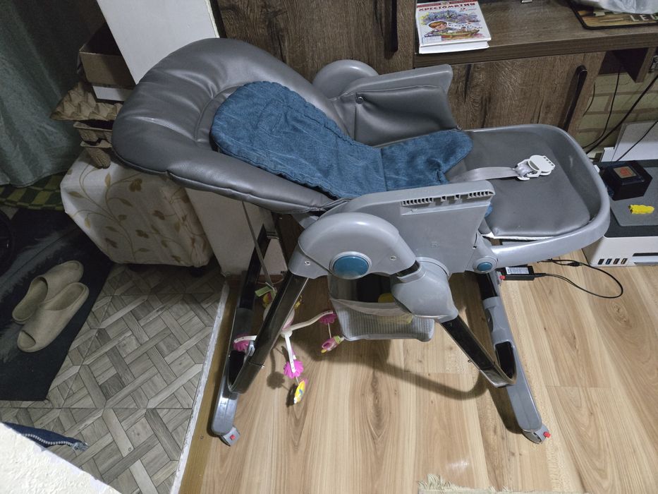 Детский стул ( стол трансформер)