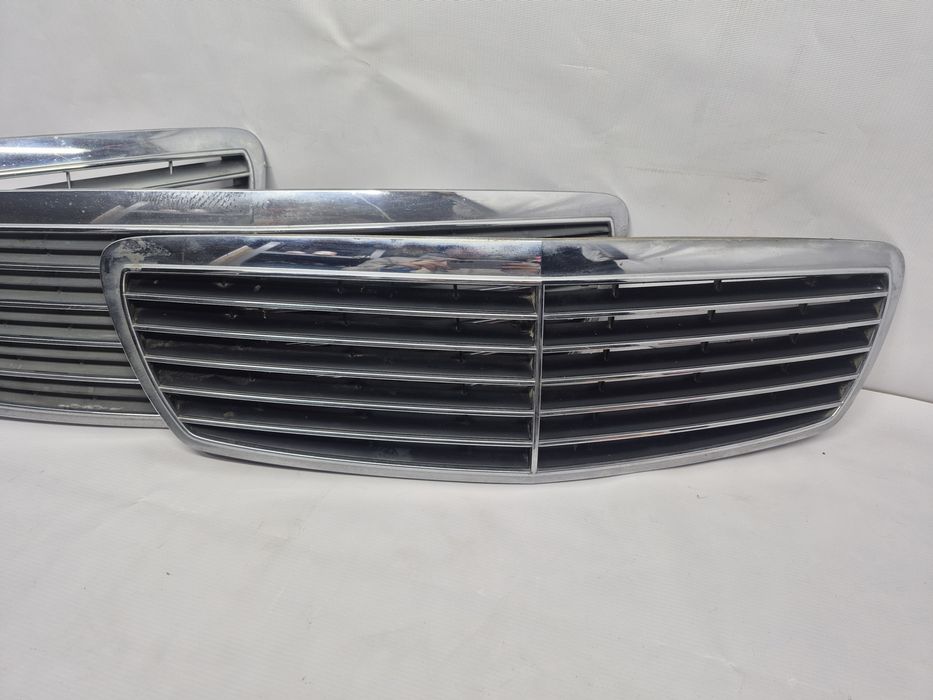 Решетка радиатора Mercedes W211