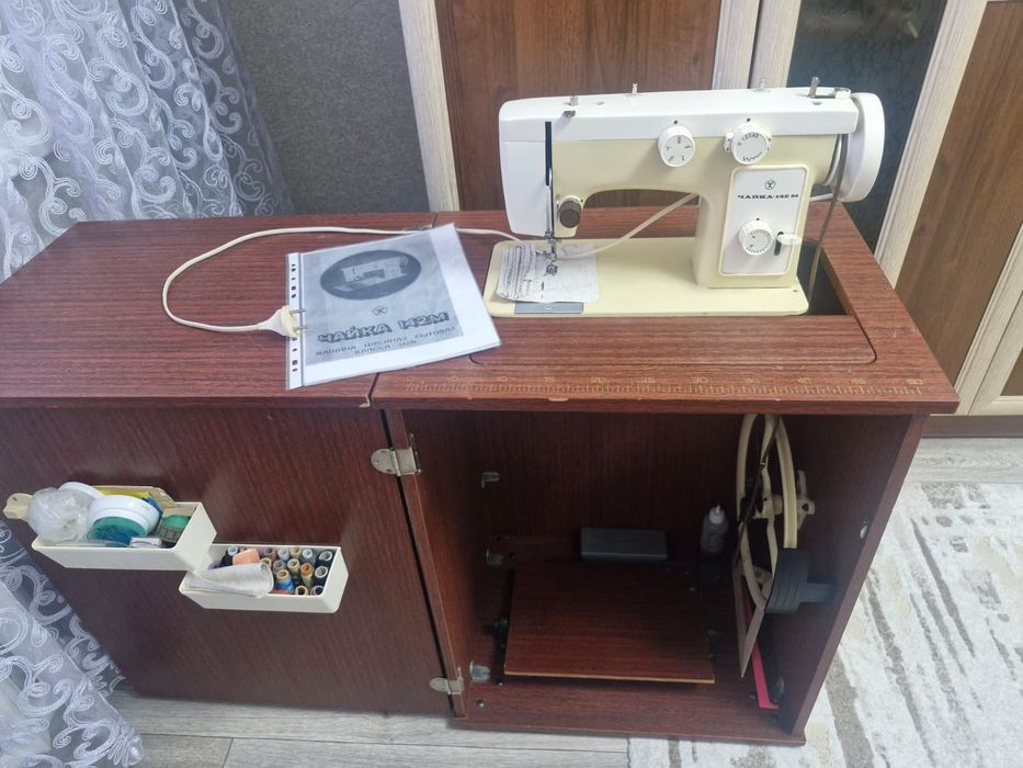 Швейная машинка Чайка