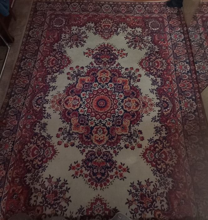 Продам ковер в идеальном состоянии за 20000