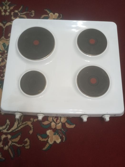Продам варочную поверхность Аристон