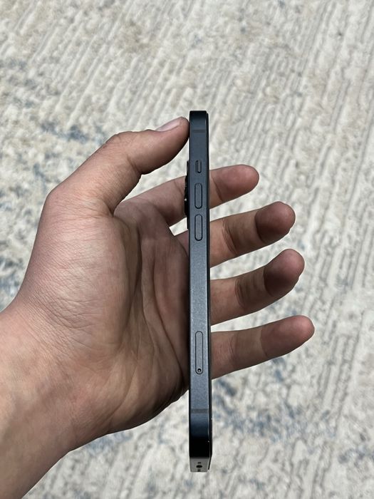 Продам айфон 13