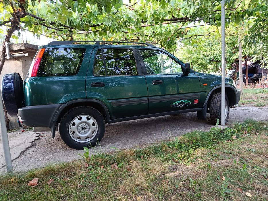 Продавам Honda CR-V