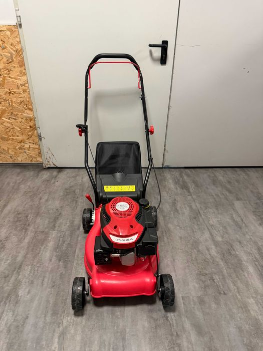 110105	Косачка бензинова 2000 W 400mm 127cc 40L RD-GLM01S