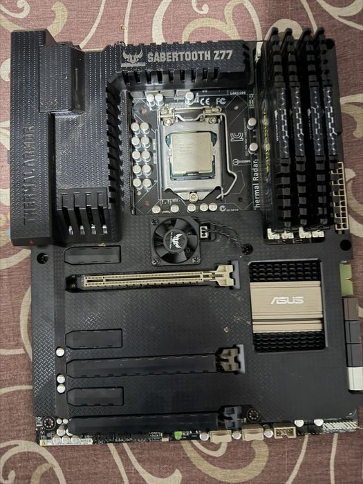 Placa de baza Asus Z77 Sabertooth  i7 3770 16 gb corsair