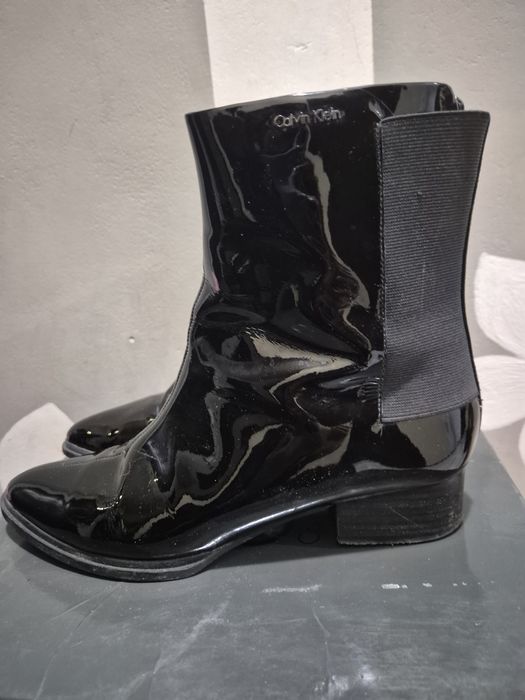 Черни лечени боти Calvin Klein No40