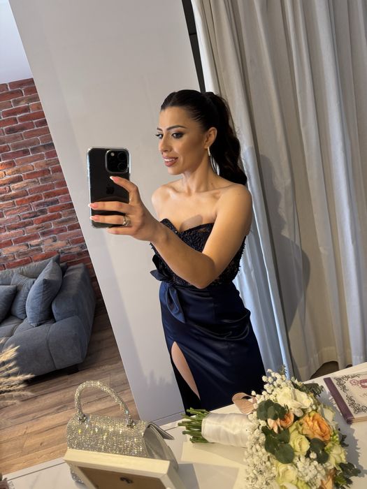 Официална рокля в тъмносин цвят (шита по поръчка)