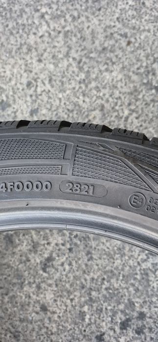 4 anvelope iarna Vredestein,fata 225/45/18,spate 255/40/18.Pret/bucata