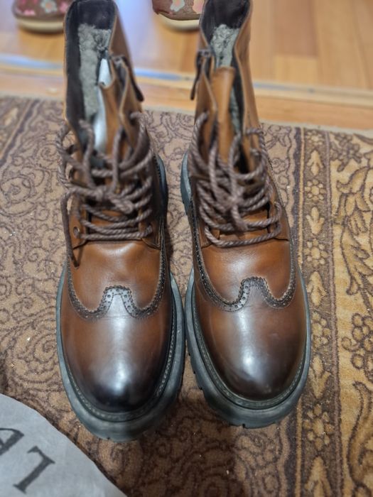 Продам ботинки женские