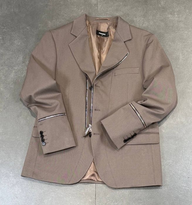Costum dsquared colectie noua