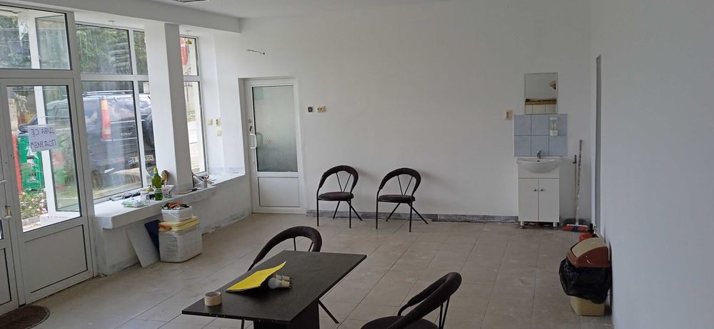 Дава се под наем Магазин в с. Кардам, Област Добрич - 200 кв.м за 62962.56 € - Снимка #1
