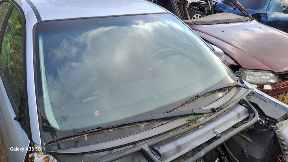 Предно (челно) стъкло за БМВ е46/BMW E46