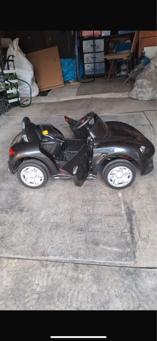 Продаю детскую  машину