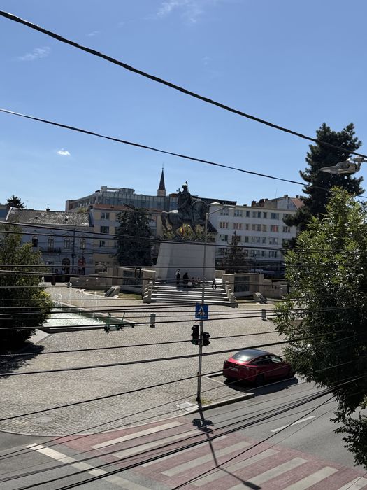 Vand apartament 3 camere in Piata Mihai Viteazu-renovat complet!