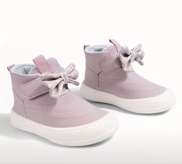 Продам новые детские ботинки