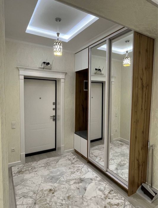 Срочно продаётся квартира Чилонзор 10 новастиройкв