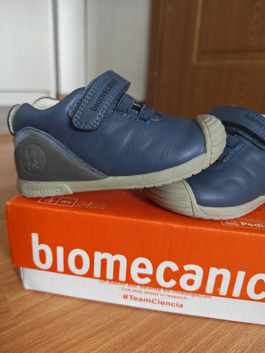 Pantofi Biomecanics mărimea 22