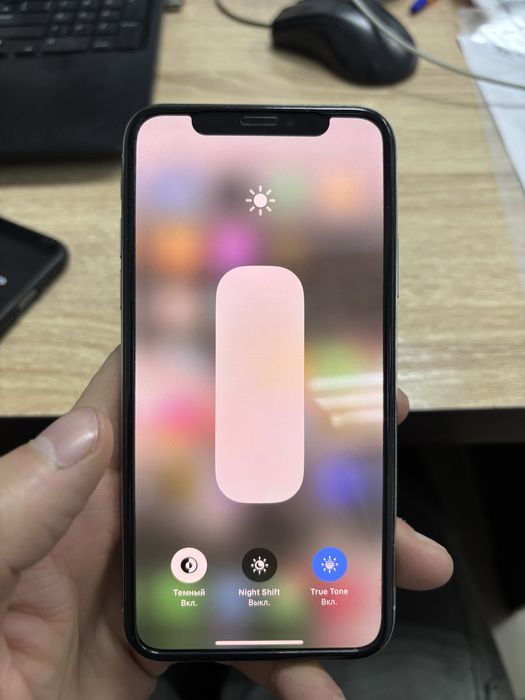 iPhone XS……………..