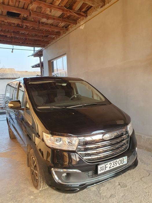 Jac m3+ 1.8 sotiladi top toza