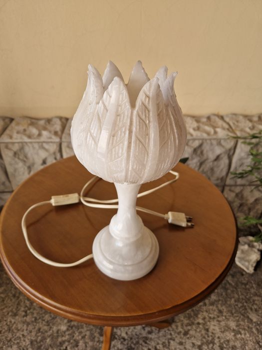 Красива антикварна френска настолна мраморна лампа