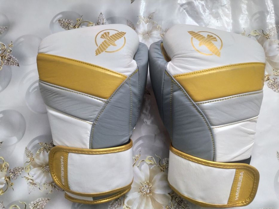 ПРОДАМ СРОЧНО!!! Боксерские перчатки