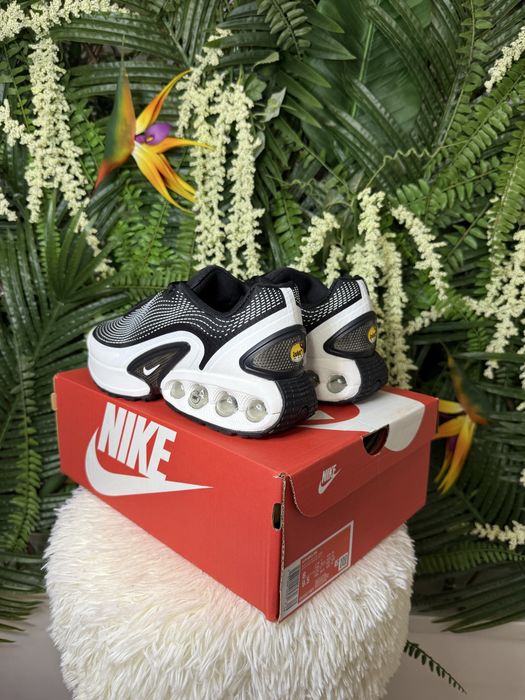 Nike Air Max DN Black White
