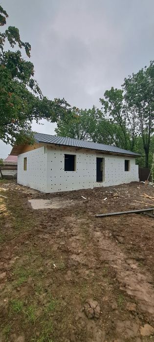 Vand case pe structura metalica usoara 7.5 x 9m