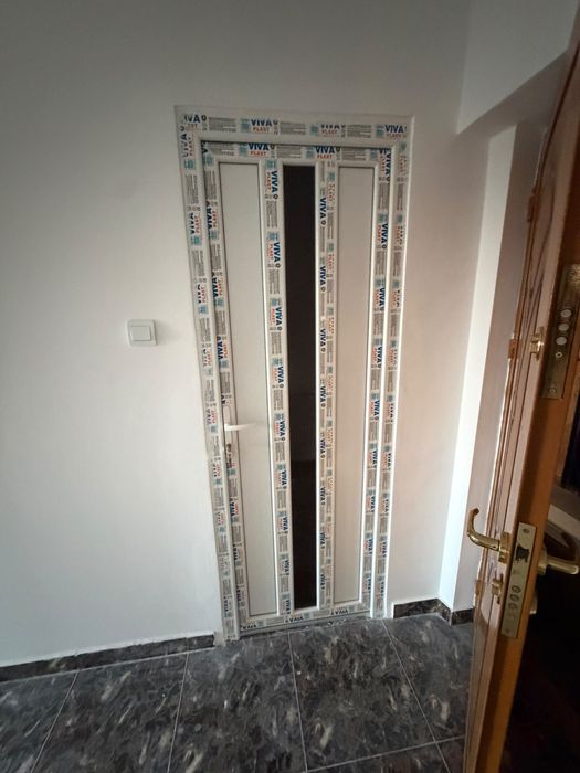 Apartament 2 camere de vanzare .Targoviste str Laminorului blocul cu politia