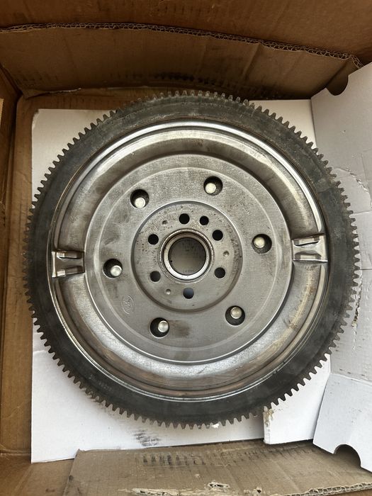 Маховик (Citroen/Peugeout) LUK 1.6 HDI