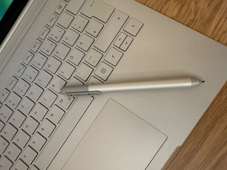 Microsoft Surface Book i7