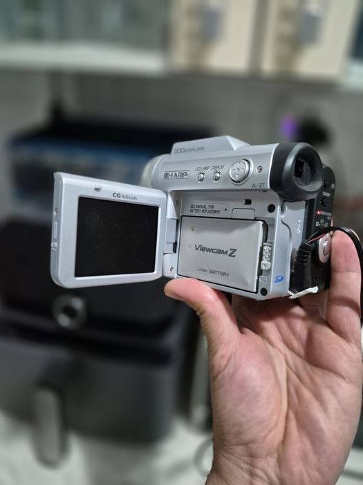 Sharp camera de filmat