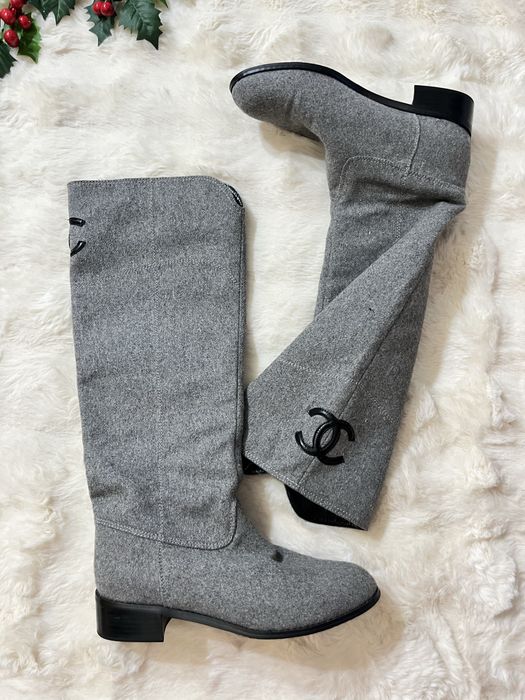 Cozme lungi din material textil cu logo Chanel marimea 37