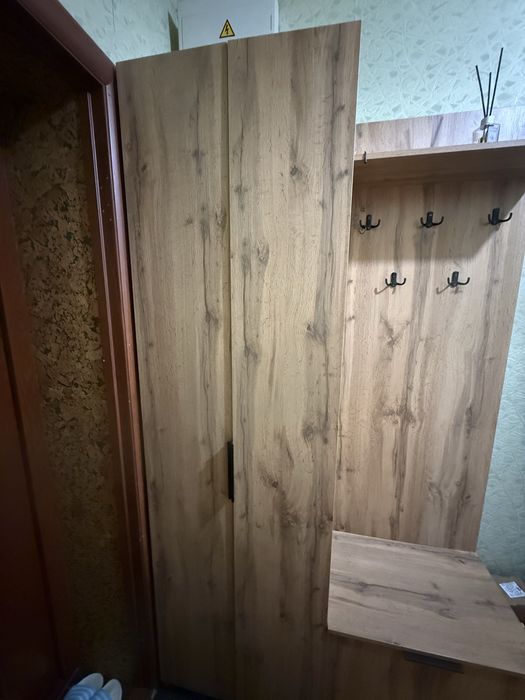 Продам шкаф для прихожей