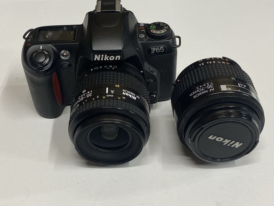 Aparat foto analog Nikon F 65-obiectiv AF Nikkor 35-70 / 80 mm
