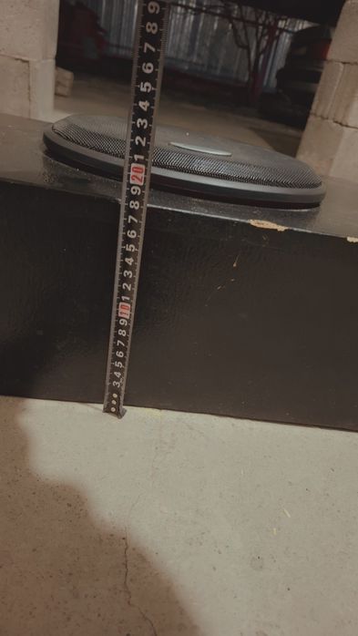 Продам короб с динамиками.