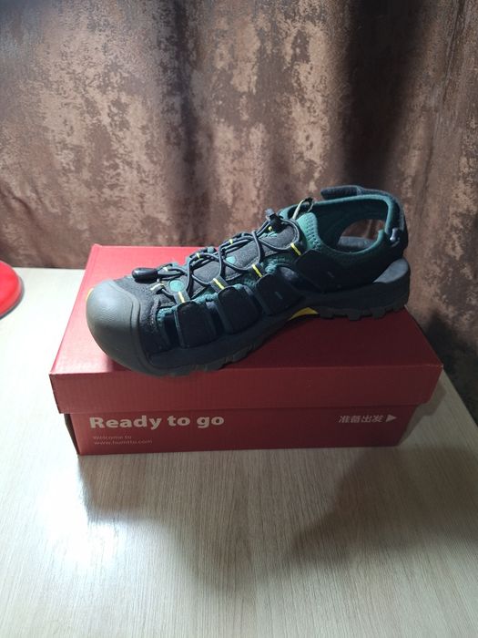 Летнии трекинговые сандали