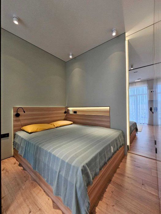 Центр Луночарского. 2/3/6. Новостройка