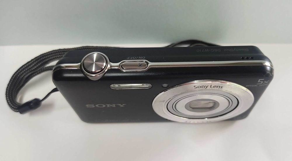 Чудесно фотоапаратче SONY DSC W710