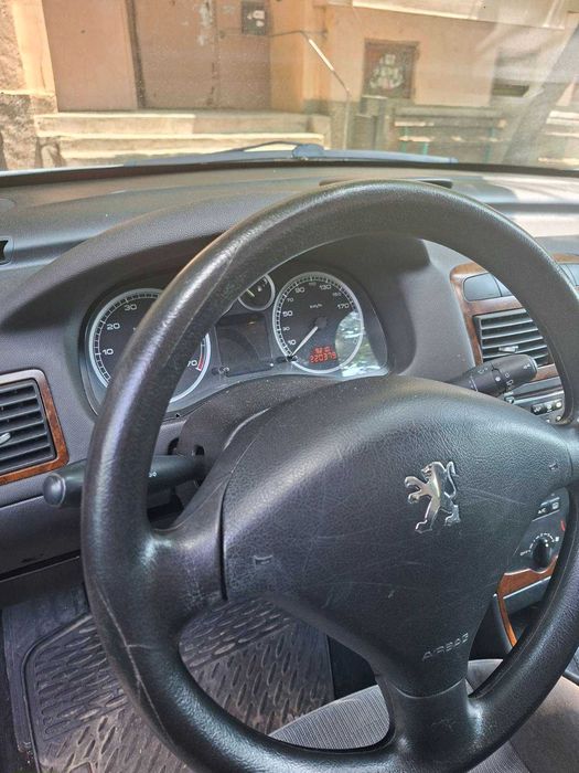 Обслужено Peugeot 307