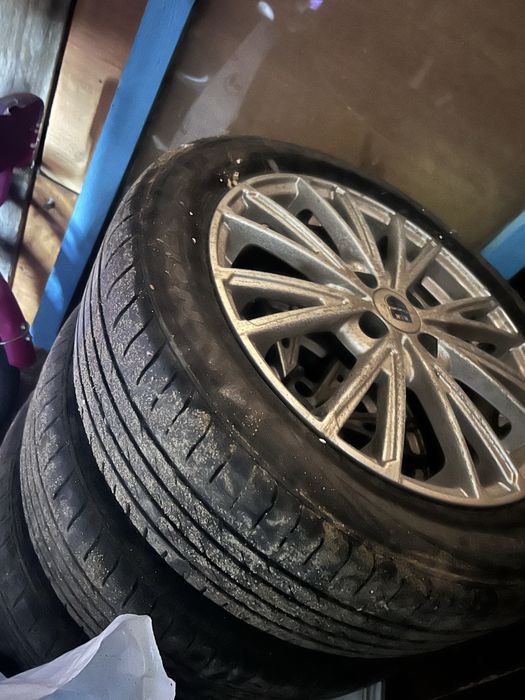 Диска с шинами на 16