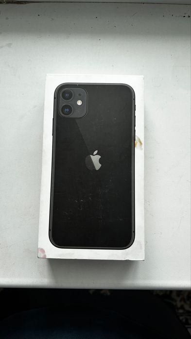 Iphone 11 64 гб емкость 77%