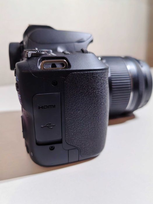 Камера CANON EOS 250D kit
