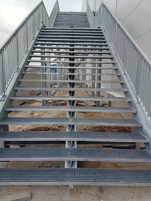 Scara metalica zincata de incendiu la moluri