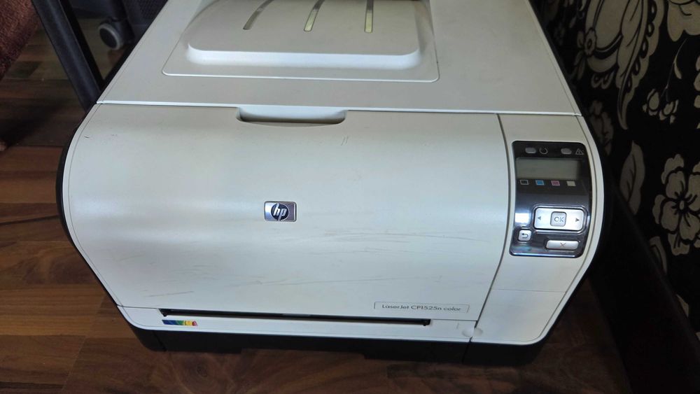 продам цветной принтер HP