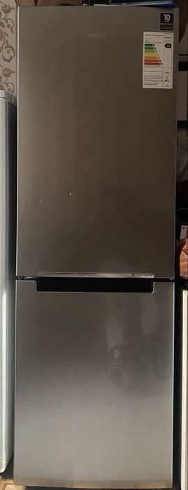 Холодильник Samsung 2022 года