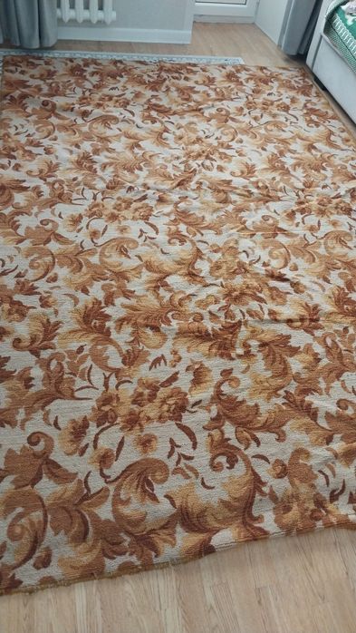 Продам палас в хорошем состояний