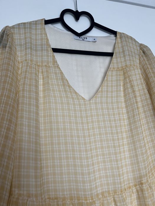 Rochie vaporoasa galbena