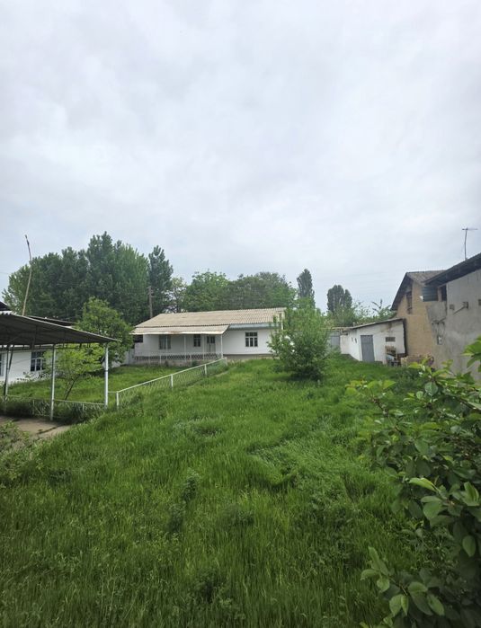 Продаётся земельный участок с домом 14,5 соток.