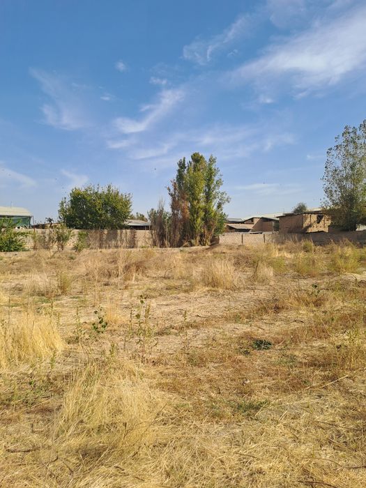 Тошкент тумани  А.Т.П. да 20 сотих  ер сотилади  1 сотиги  7500 $ дан.