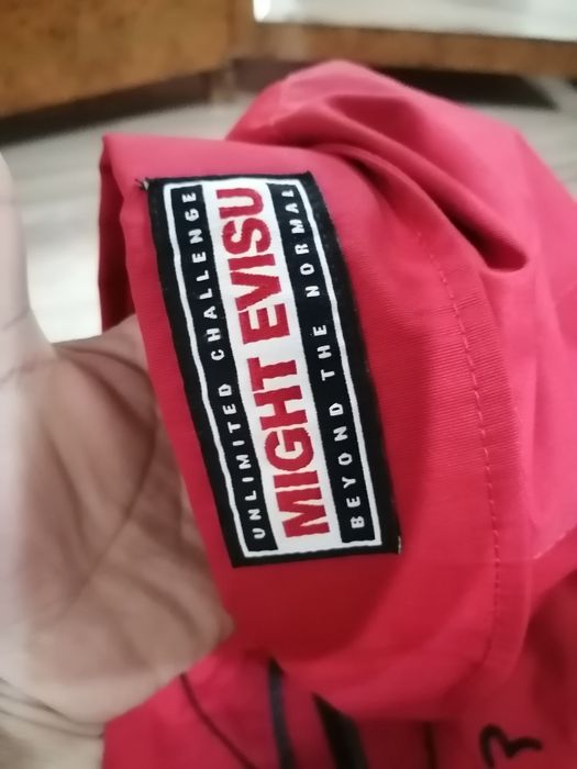 Фирменная куртка на весну